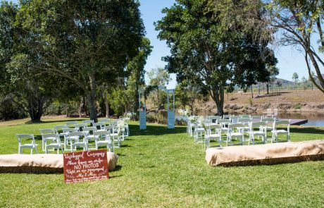 wedding isle outside on green grass